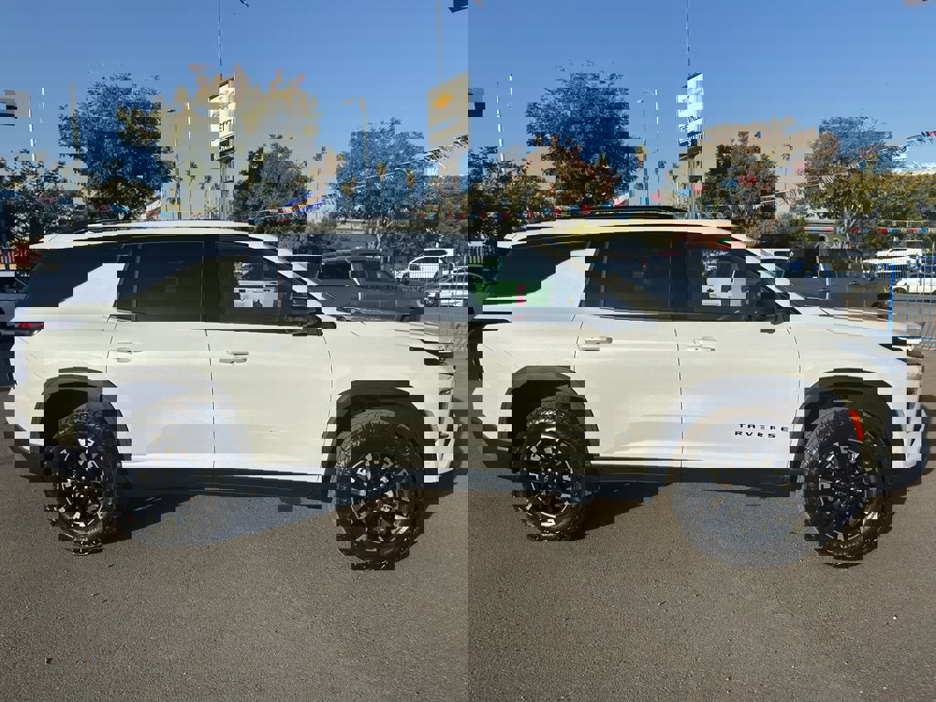 New 2026 Chevrolet Traverse Z71 w/ Enhanced Driving Package image 8