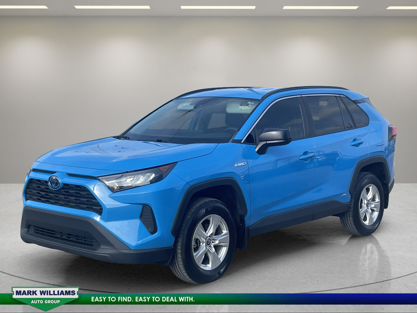 Used 2021 Toyota RAV4 LE AWD/4WD image 2