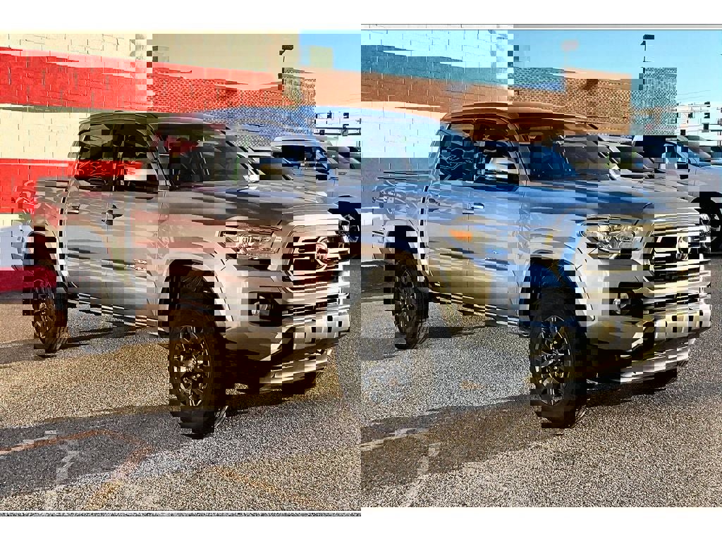 Used 2023 Toyota Tacoma SR5 w/ Technology Package image 12