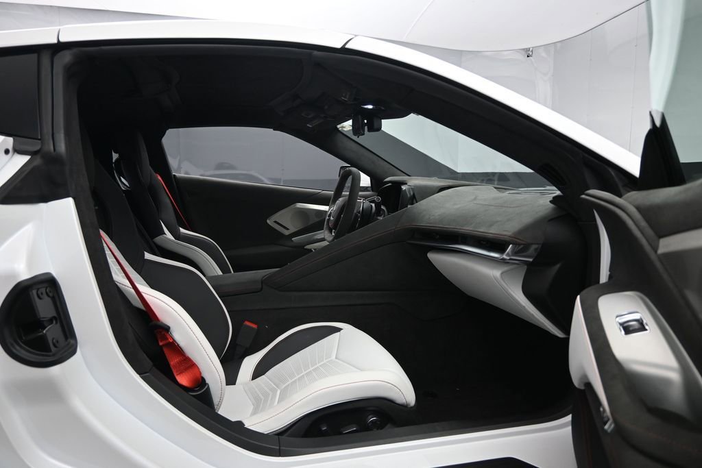 Used 2023 Chevrolet Corvette Stingray Premium Cpe w/ Z51 Performance Package RWD image 27