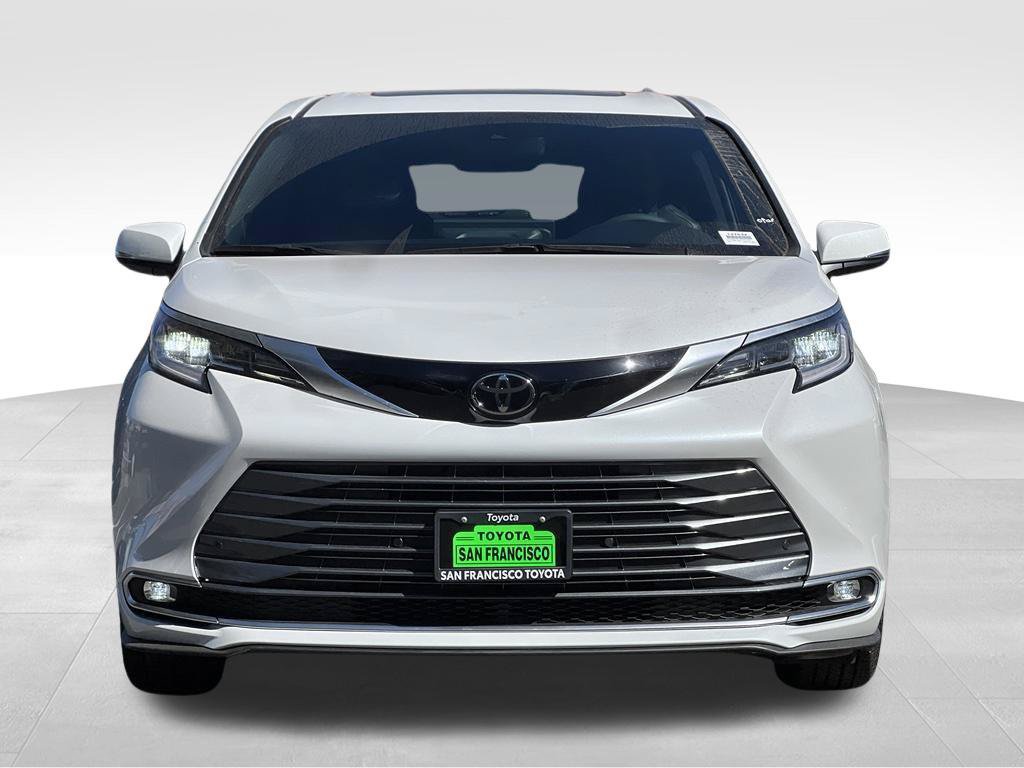 New 2026 Toyota Sienna Limited AWD/4WD image 5