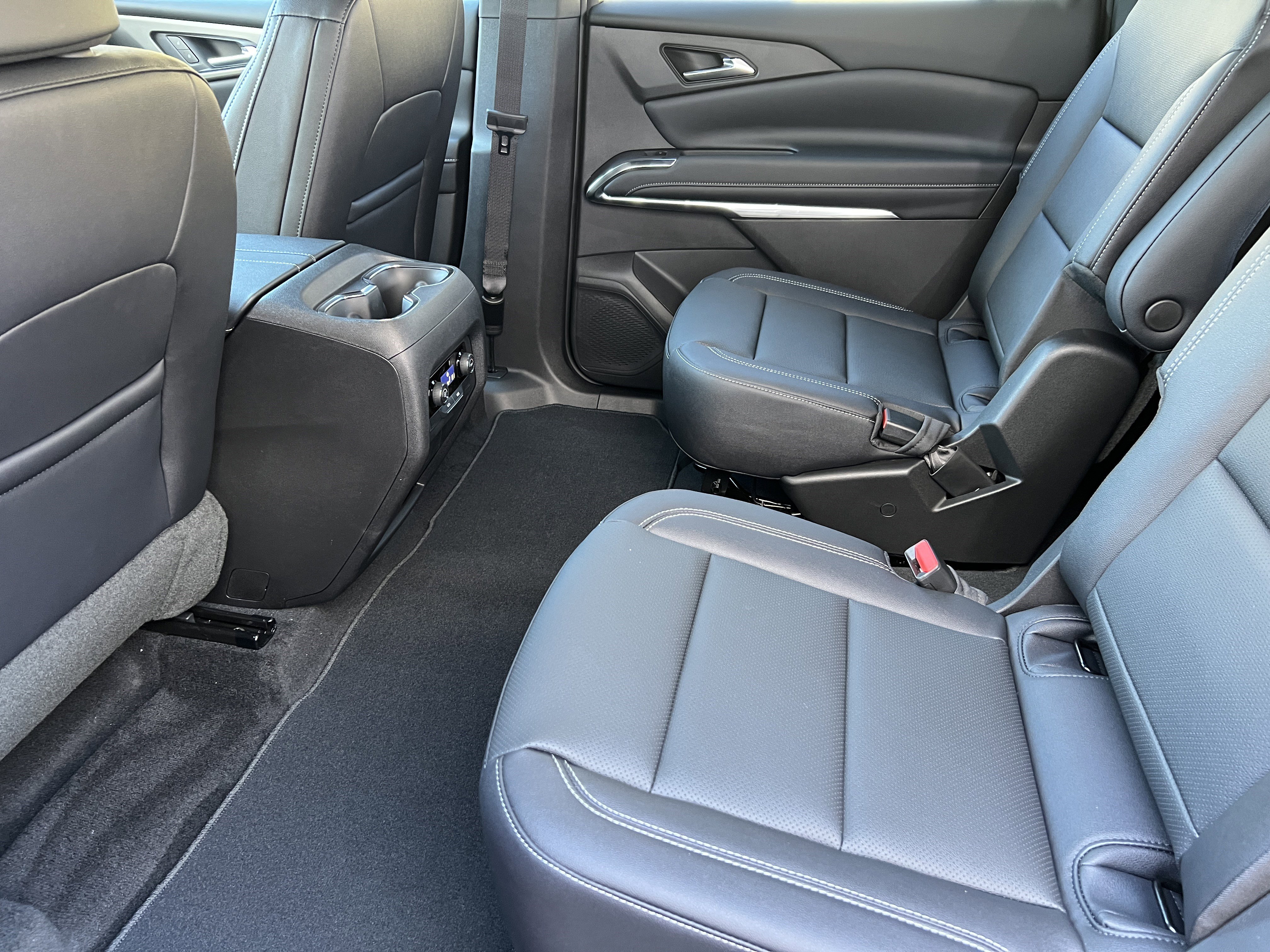 New 2026 Chevrolet Traverse LT image 16