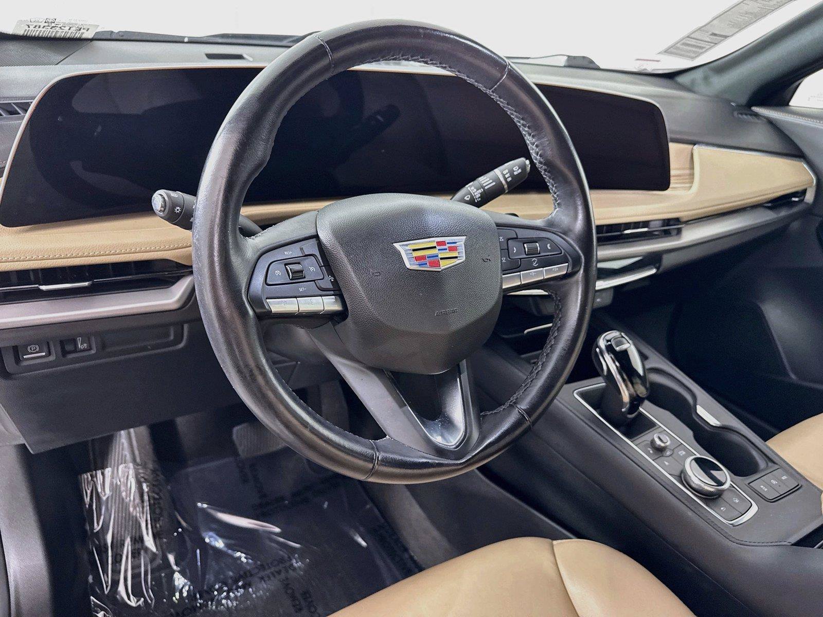 Used 2025 Cadillac XT4 Premium Luxury FWD image 4