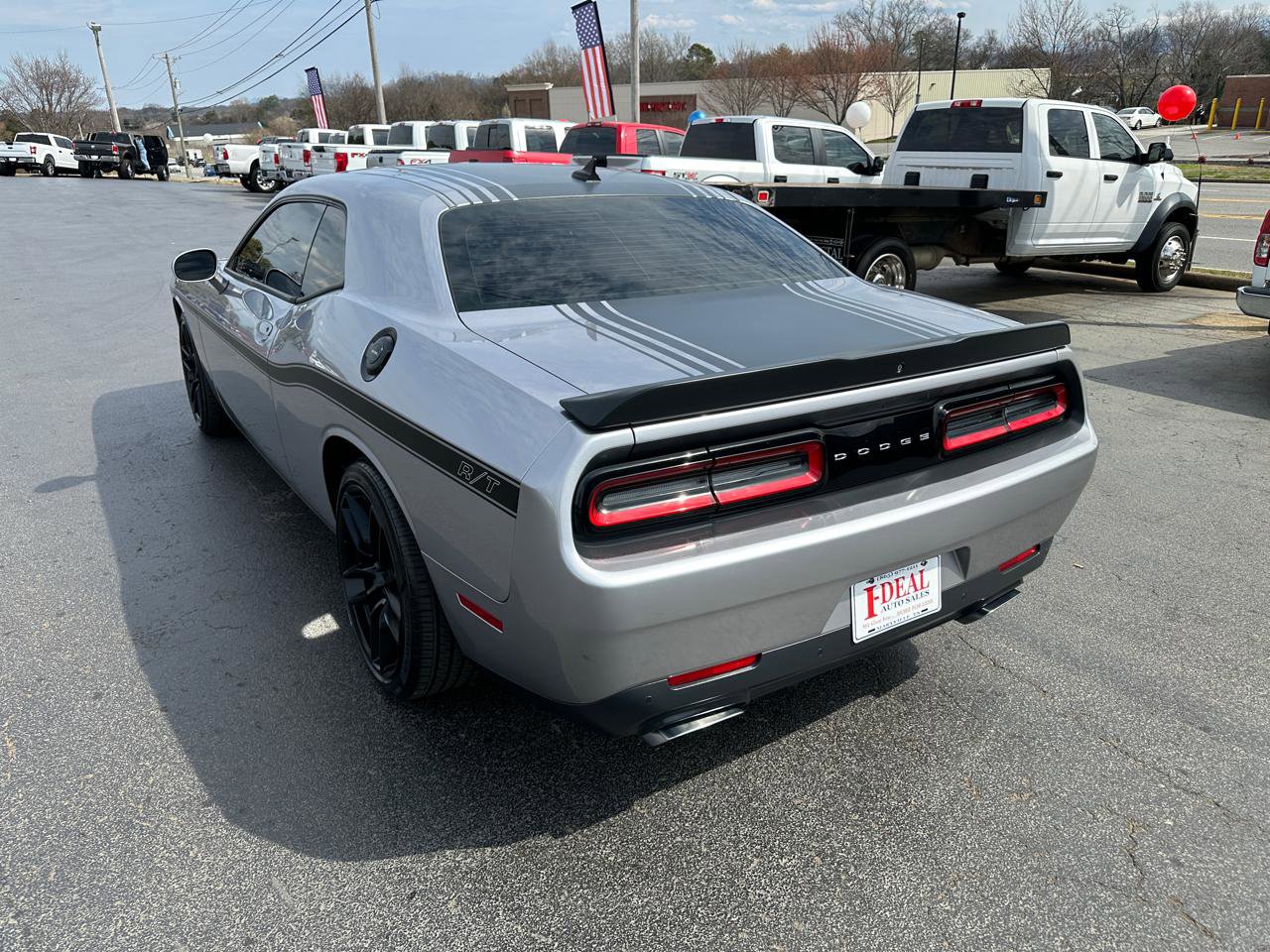 Used 2016 Dodge Challenger R/T RWD image 2