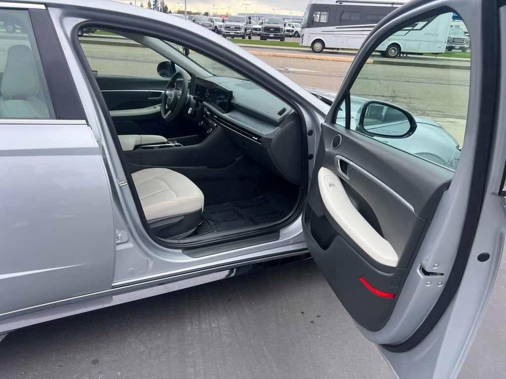 Used 2025 Hyundai Sonata SEL image 30