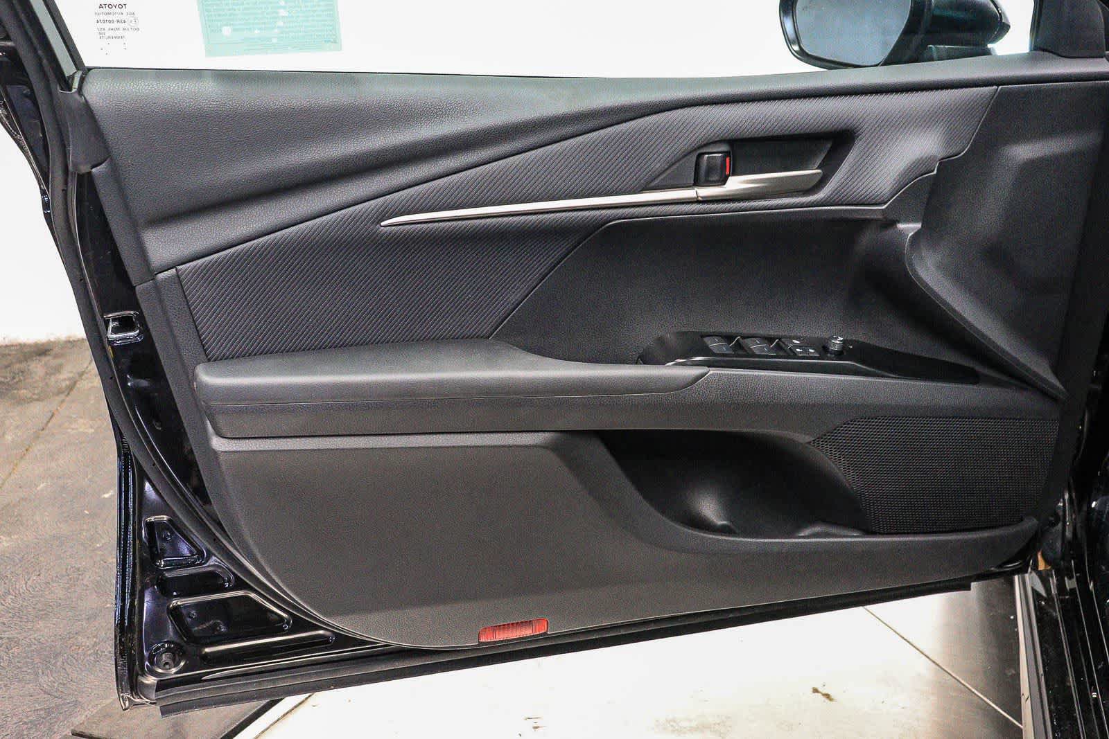 Used 2026 Toyota Camry SE FWD image 22