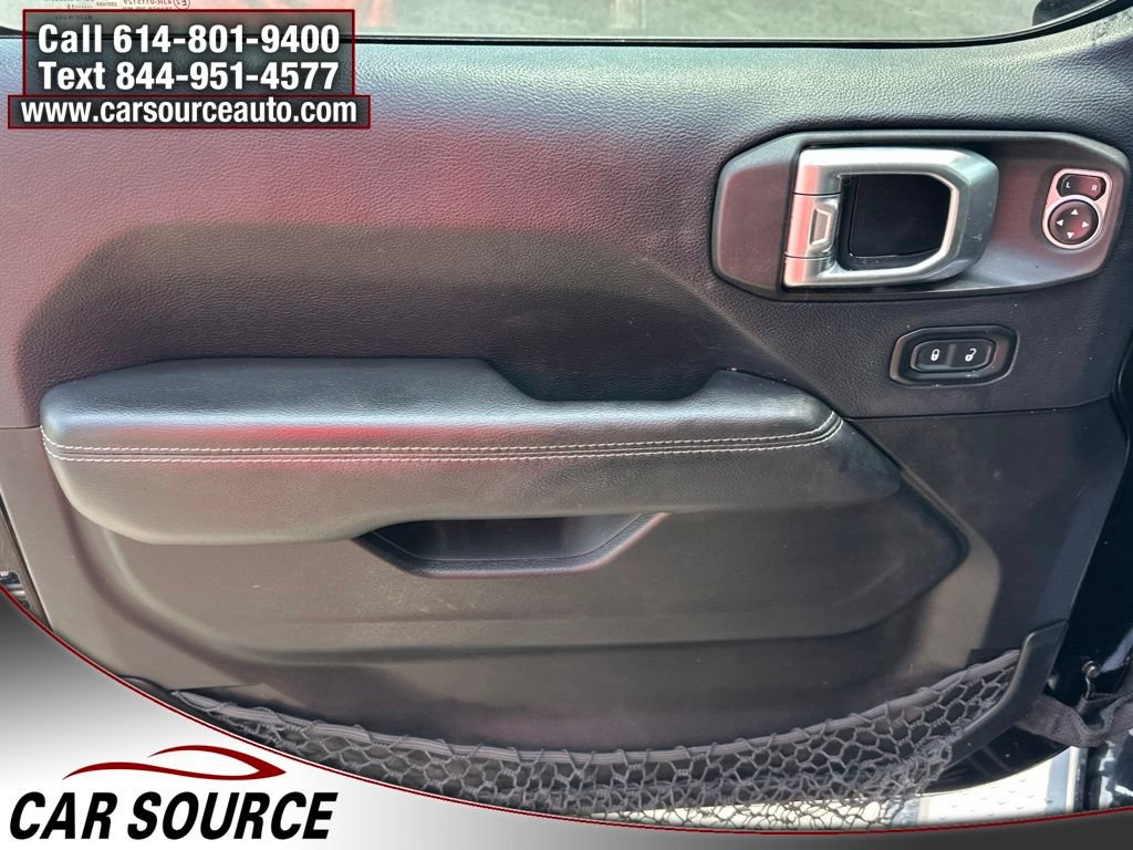 Used 2019 Jeep Wrangler Unlimited Sahara w/ Dual Top Group AWD/4WD image 14