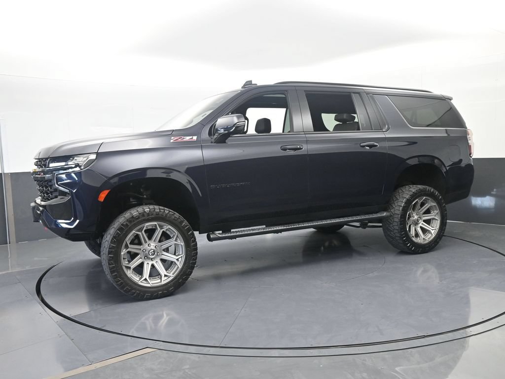 Used 2022 Chevrolet Suburban Z71 w/ Luxury Package AWD/4WD image 2