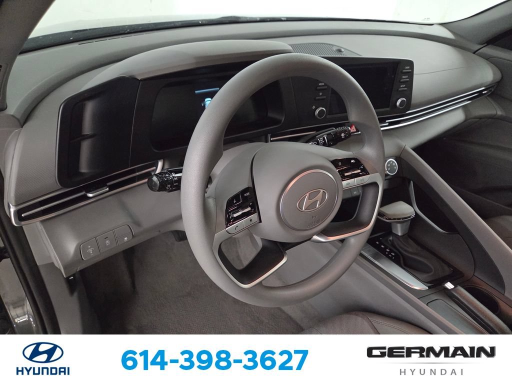 Certified 2026 Hyundai Elantra SE FWD image 18