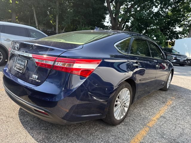 Used 2013 Toyota Avalon Limited w/ Technology Pkg FWD image 5