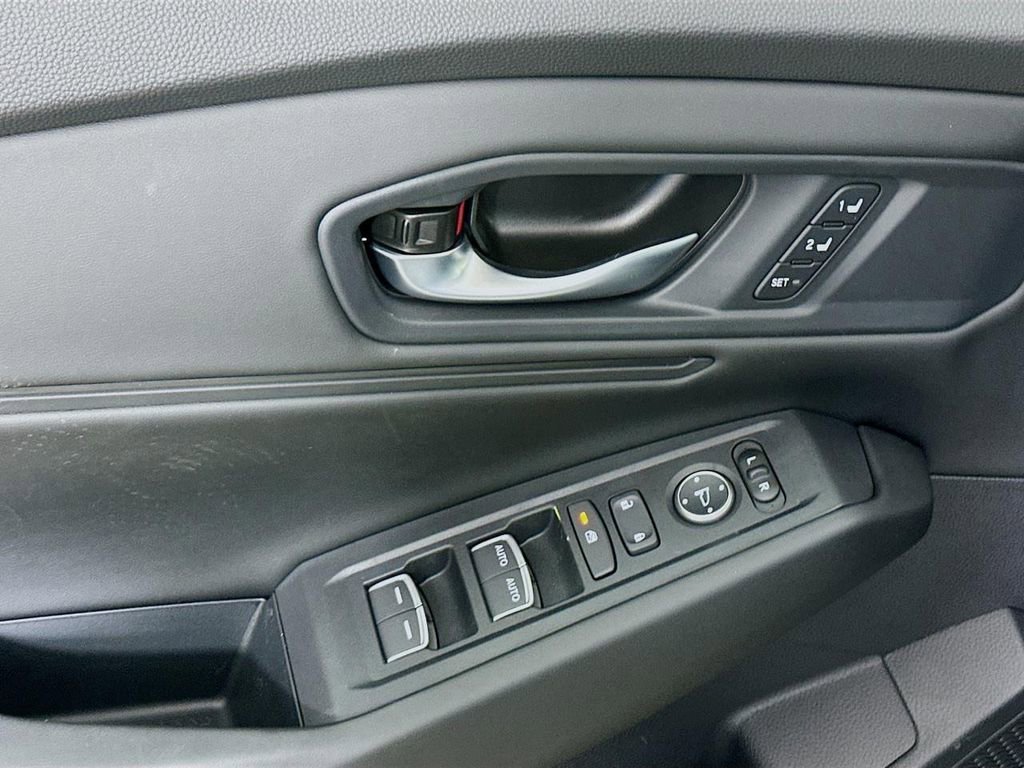 Certified 2025 Honda Accord EX-L image 21