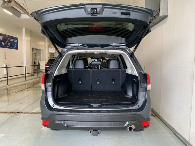 Used 2022 Subaru Forester Limited image 8