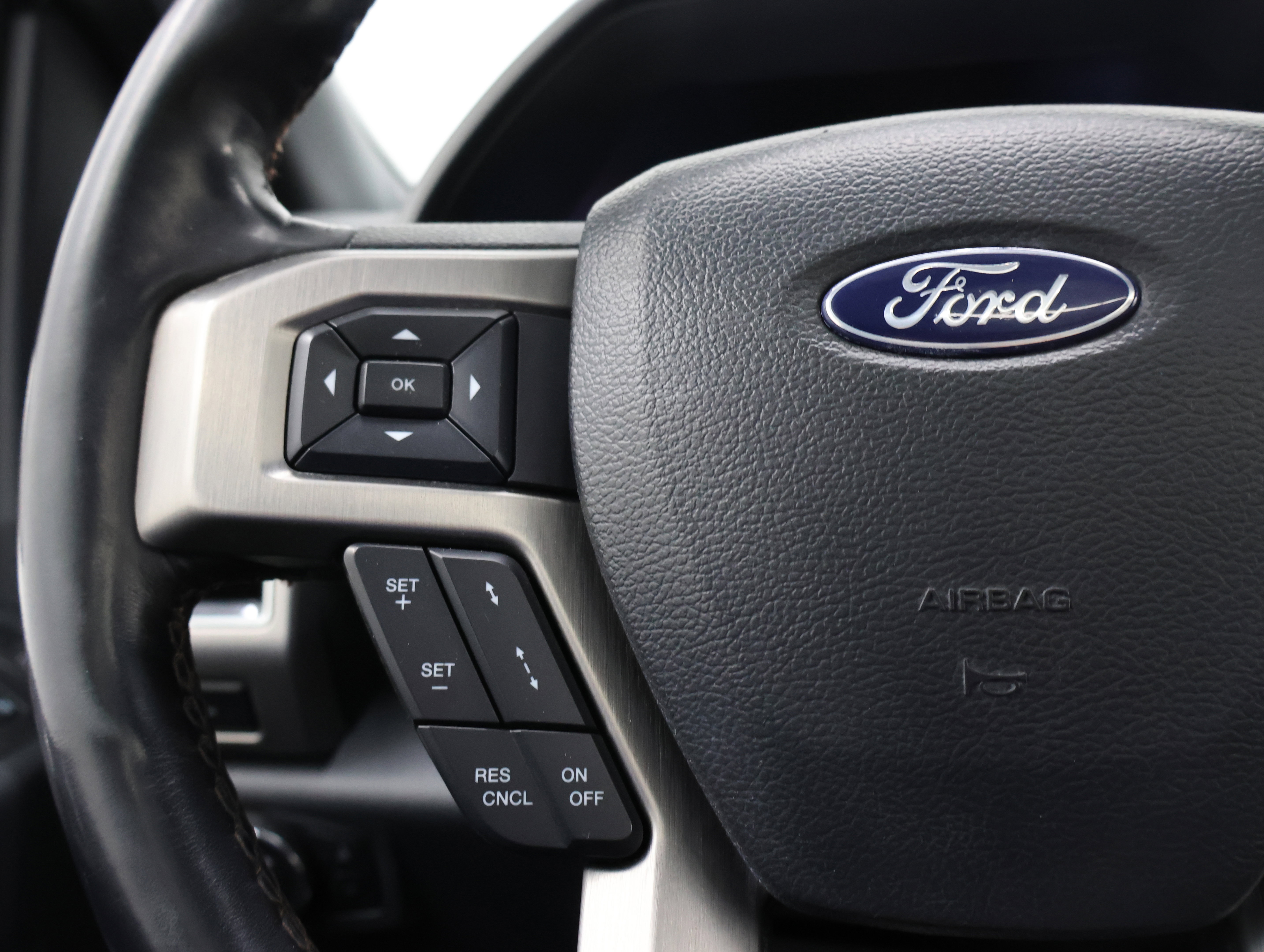 Used 2022 Ford F350 Platinum AWD/4WD image 15
