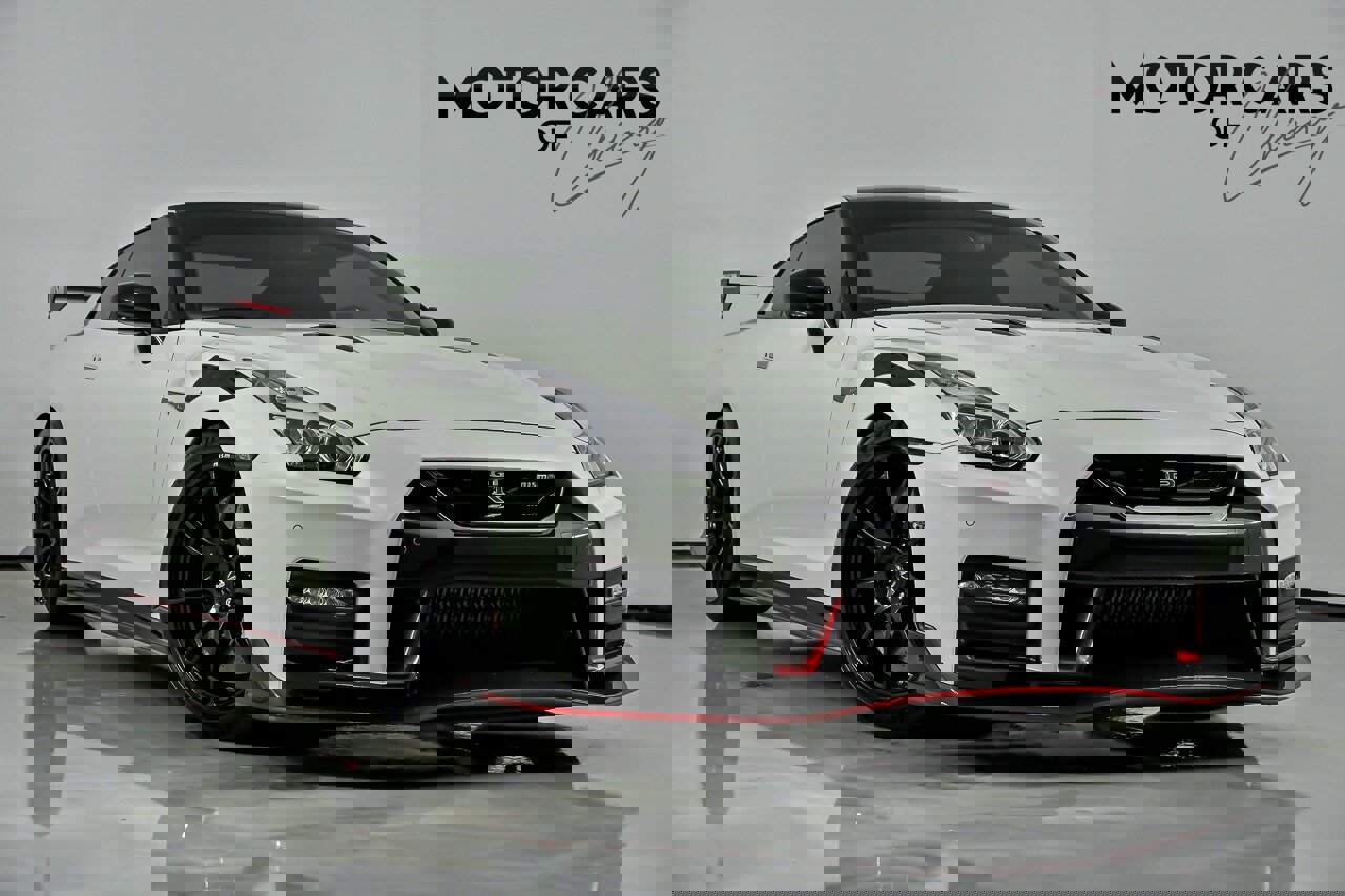 Used 2020 Nissan GT-R NISMO image 1