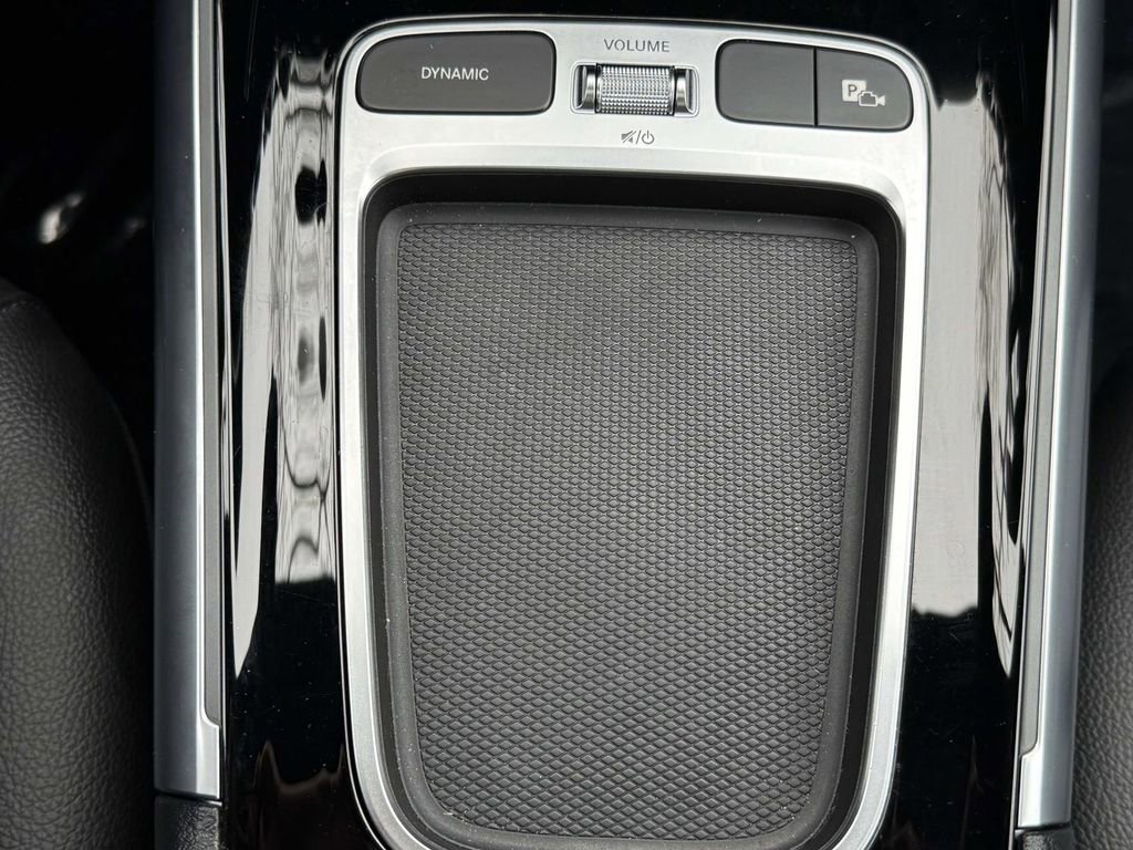 Used 2025 Mercedes-Benz GLA 250 4MATIC image 13