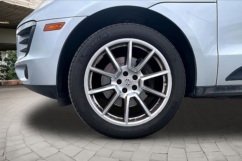 Used 2017 Porsche Macan AWD/4WD image 8