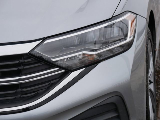 Certified 2024 Volkswagen Jetta SE image 10