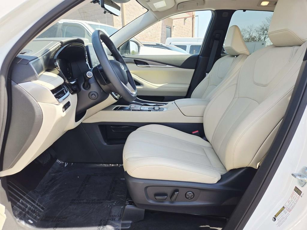 Used 2025 INFINITI QX60 Luxe w/ Vision Package AWD/4WD image 12