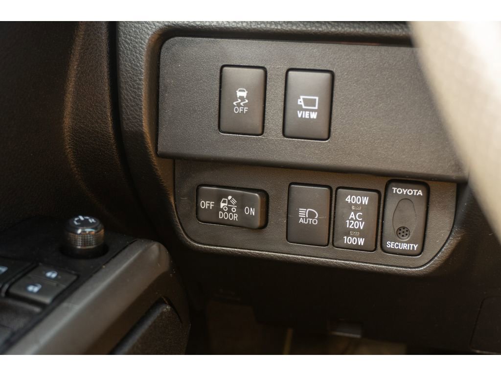 Used 2020 Toyota Tacoma TRD Sport w/ TRD Premium Sport Package AWD/4WD image 29