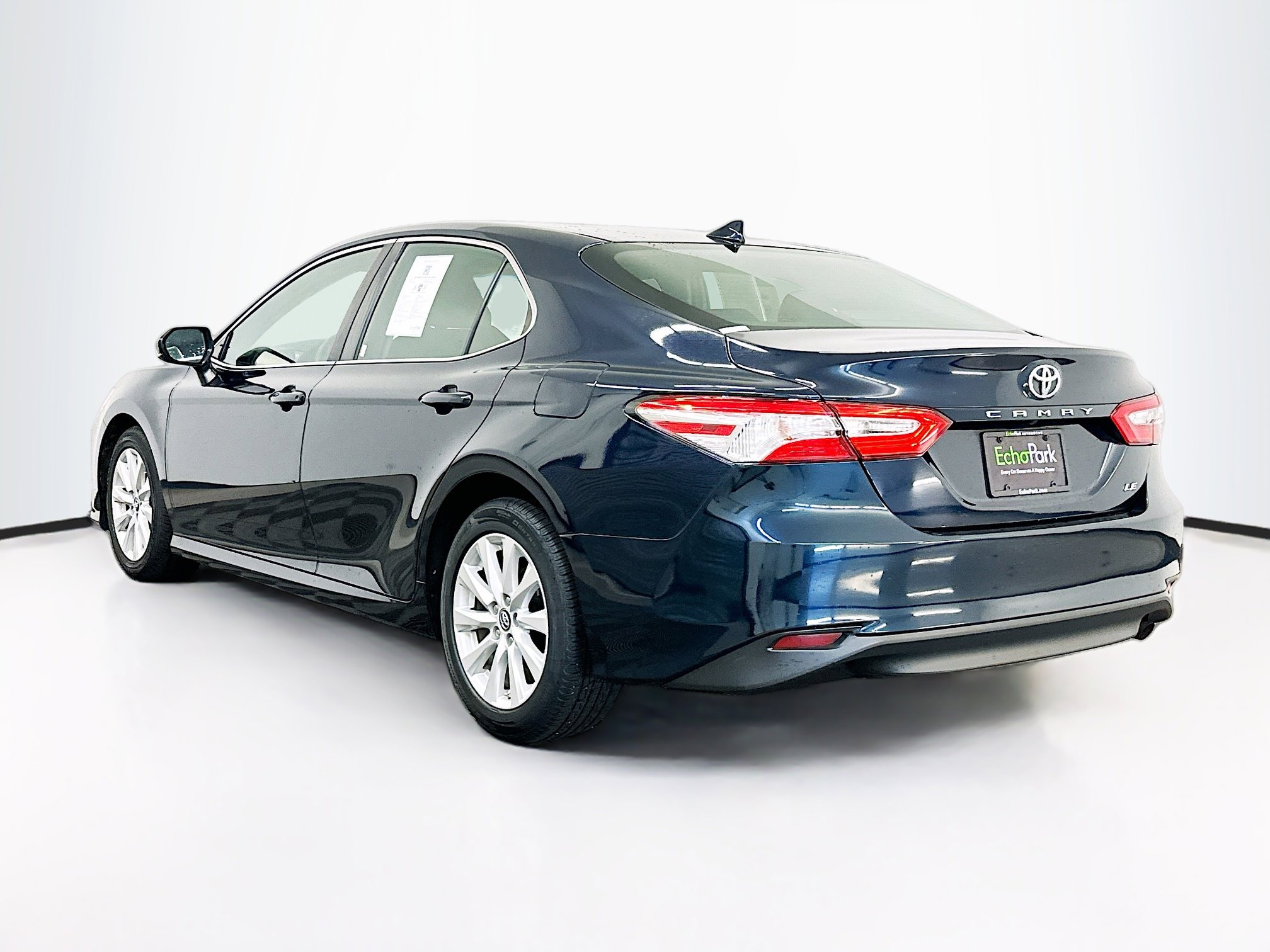 Used 2019 Toyota Camry LE image 5