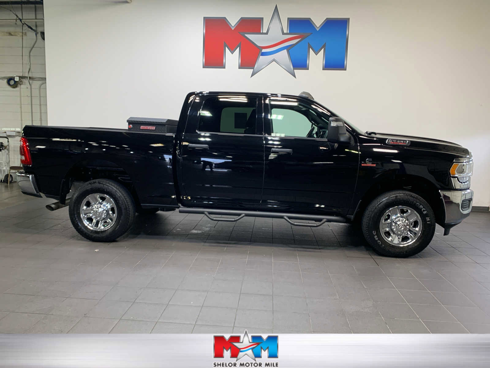 Used 2024 RAM 2500 Tradesman w/ Chrome Appearance Group image 1