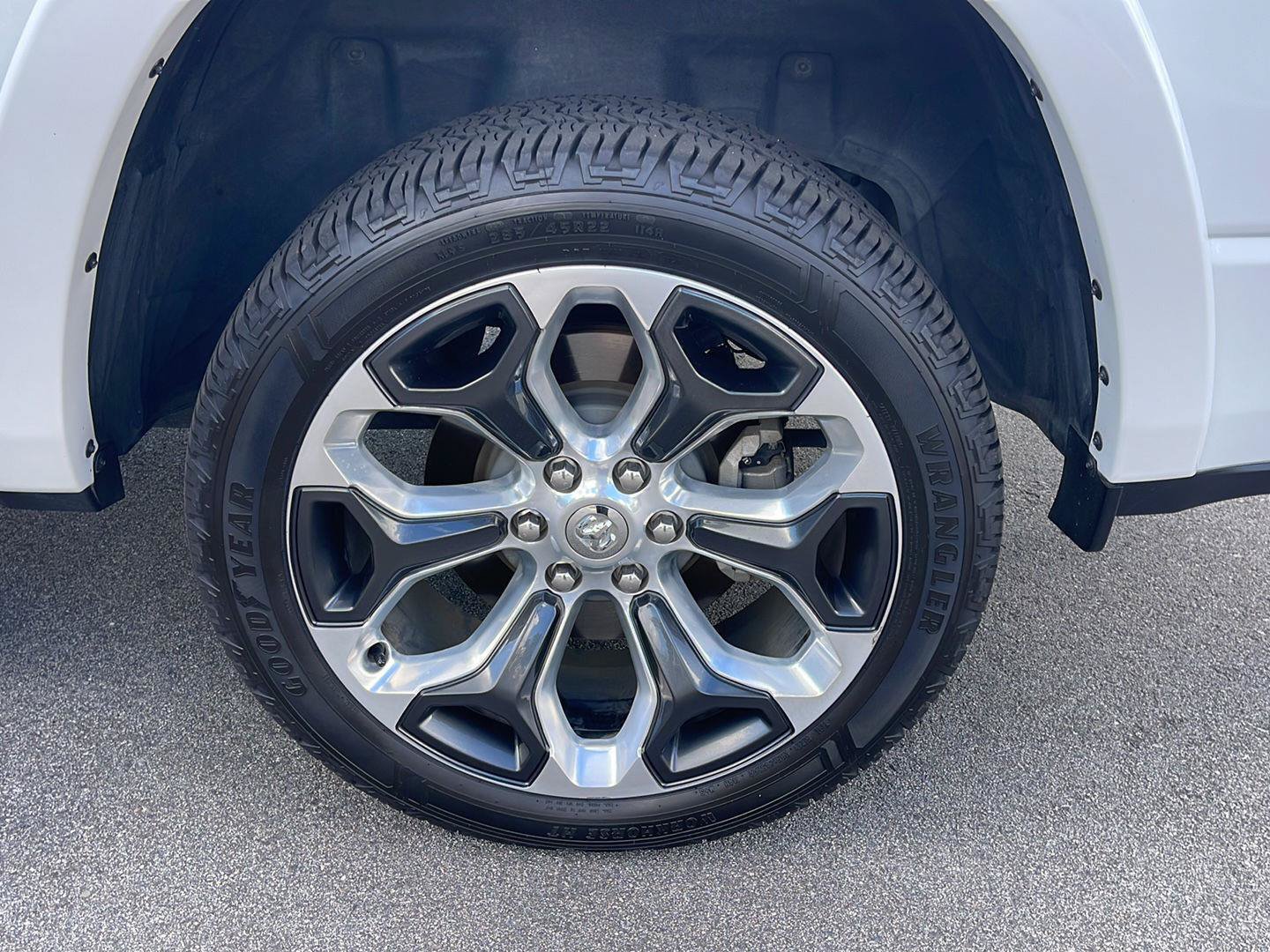 Used 2024 RAM 1500 Limited AWD/4WD image 15
