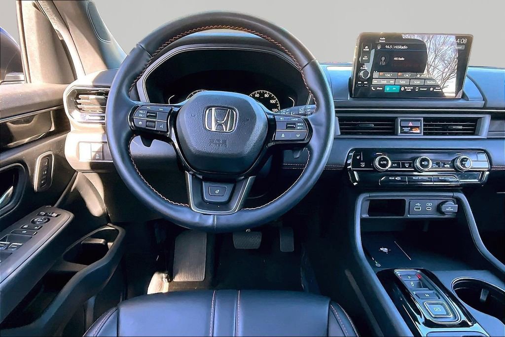Certified 2025 Honda Pilot TrailSport image 8