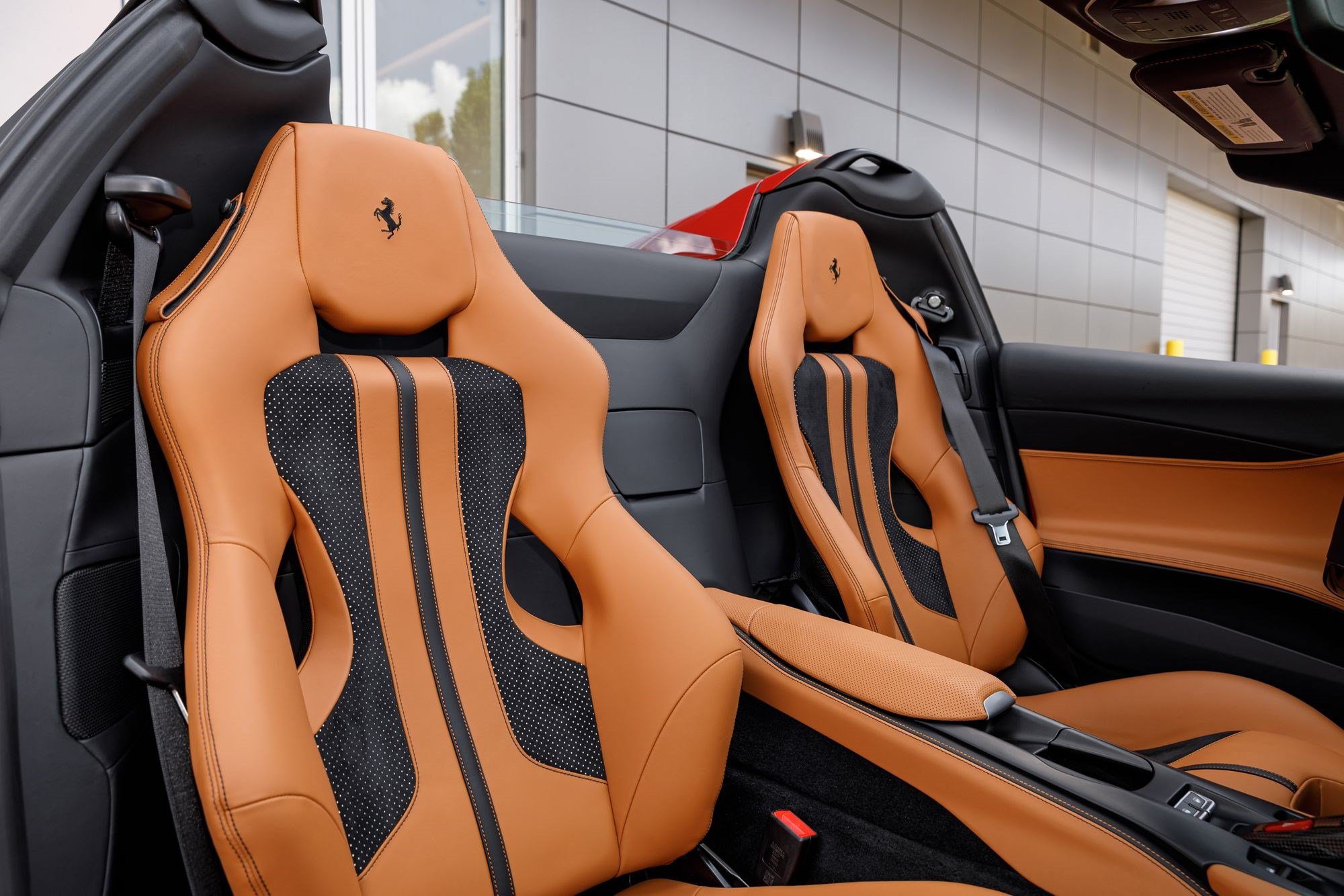 Used 2023 Ferrari 812 GTS RWD image 15