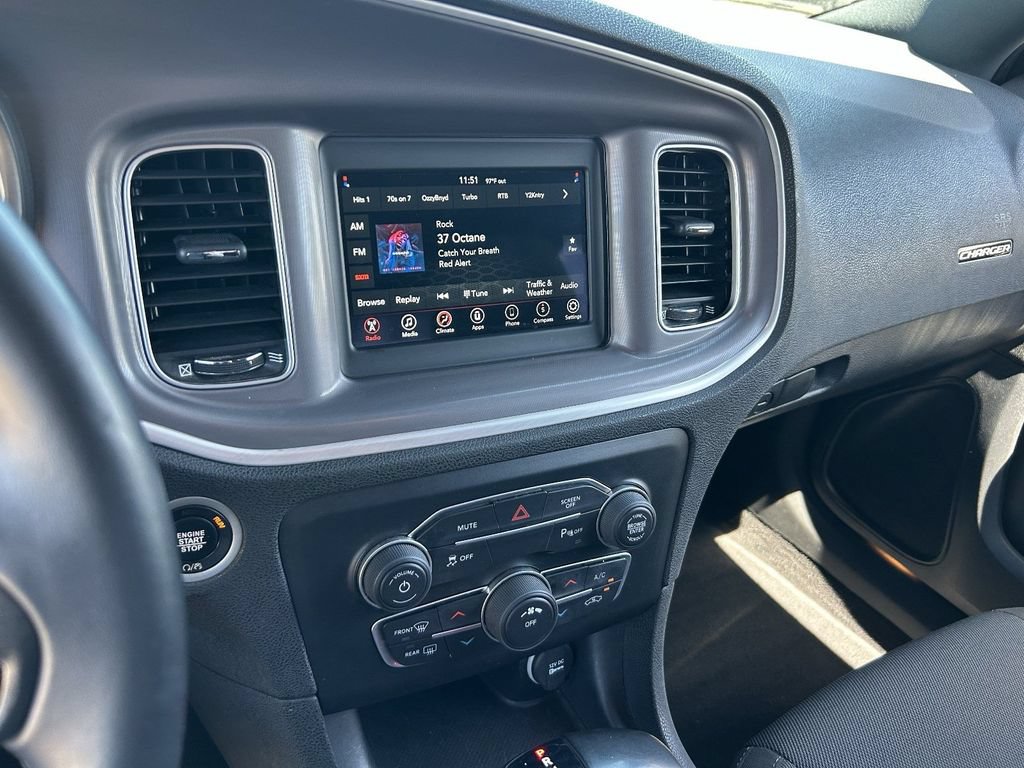Used 2022 Dodge Charger SXT w/ Driver Convenience Group RWD image 30