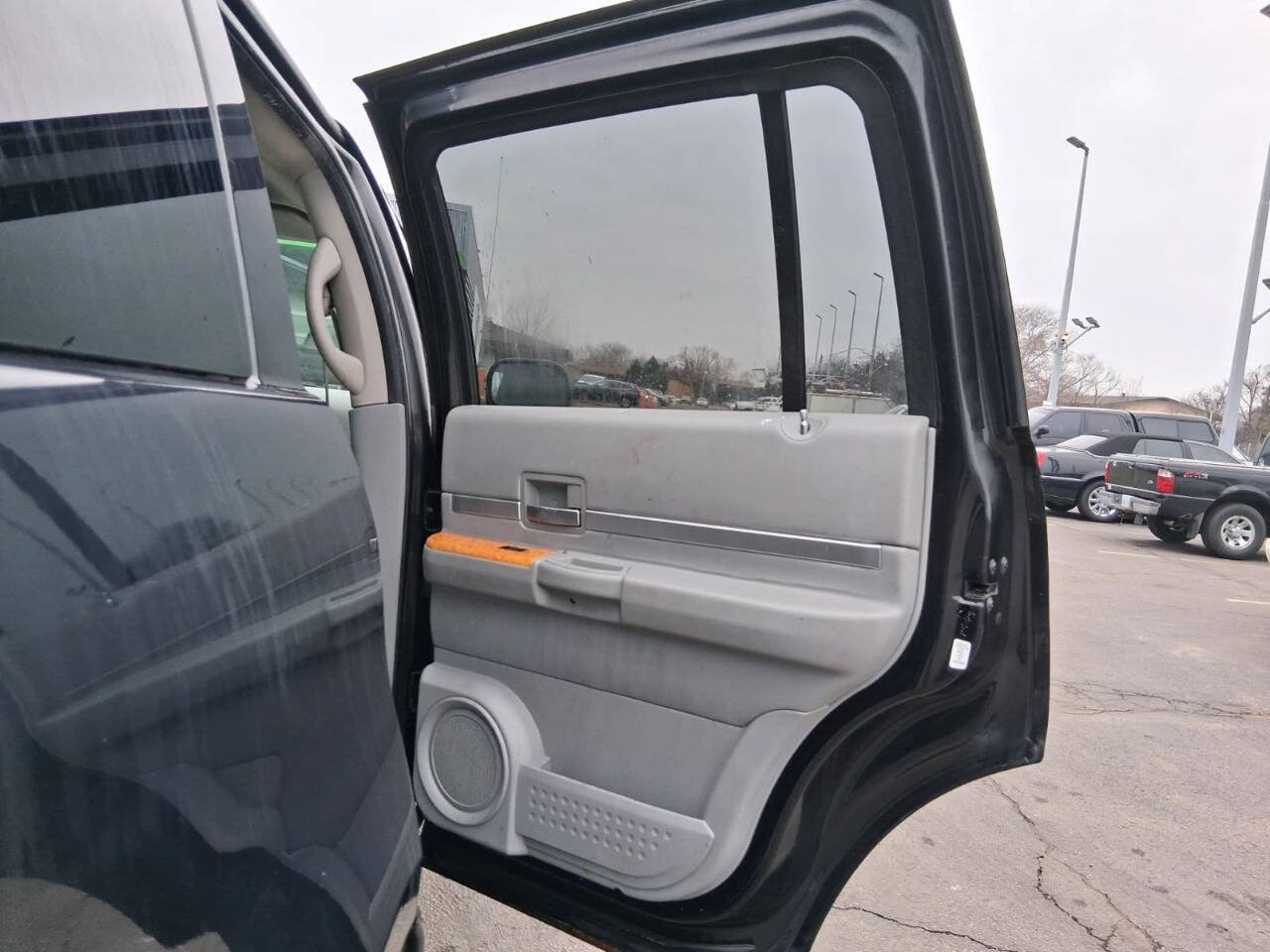 Used 2007 Chrysler Aspen Limited w/ Trailer Tow Group AWD/4WD image 11