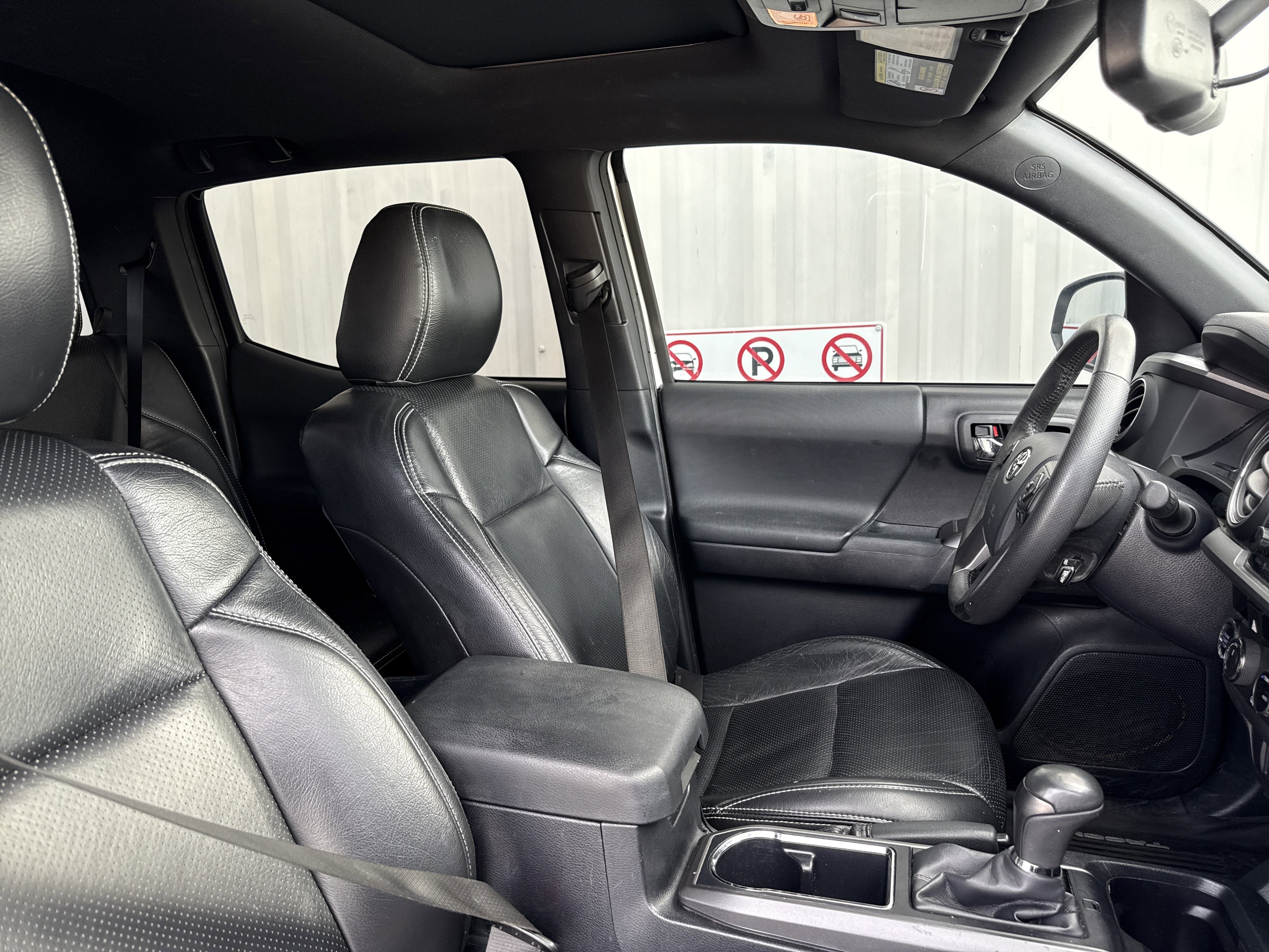 Used 2017 Toyota Tacoma TRD Sport w/ Premium & Technology Package image 34