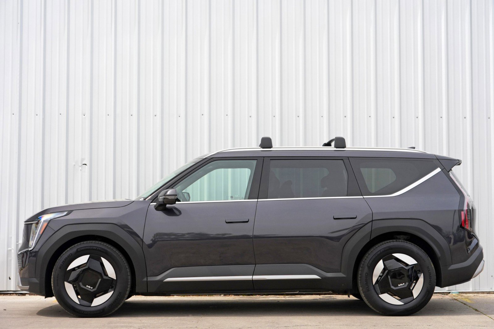 Used 2025 Kia EV9 Wind image 50