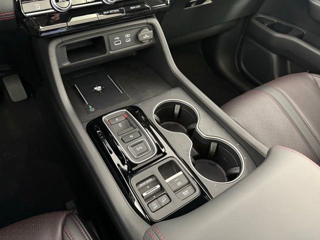 Used 2025 Honda Pilot Black Edition image 26