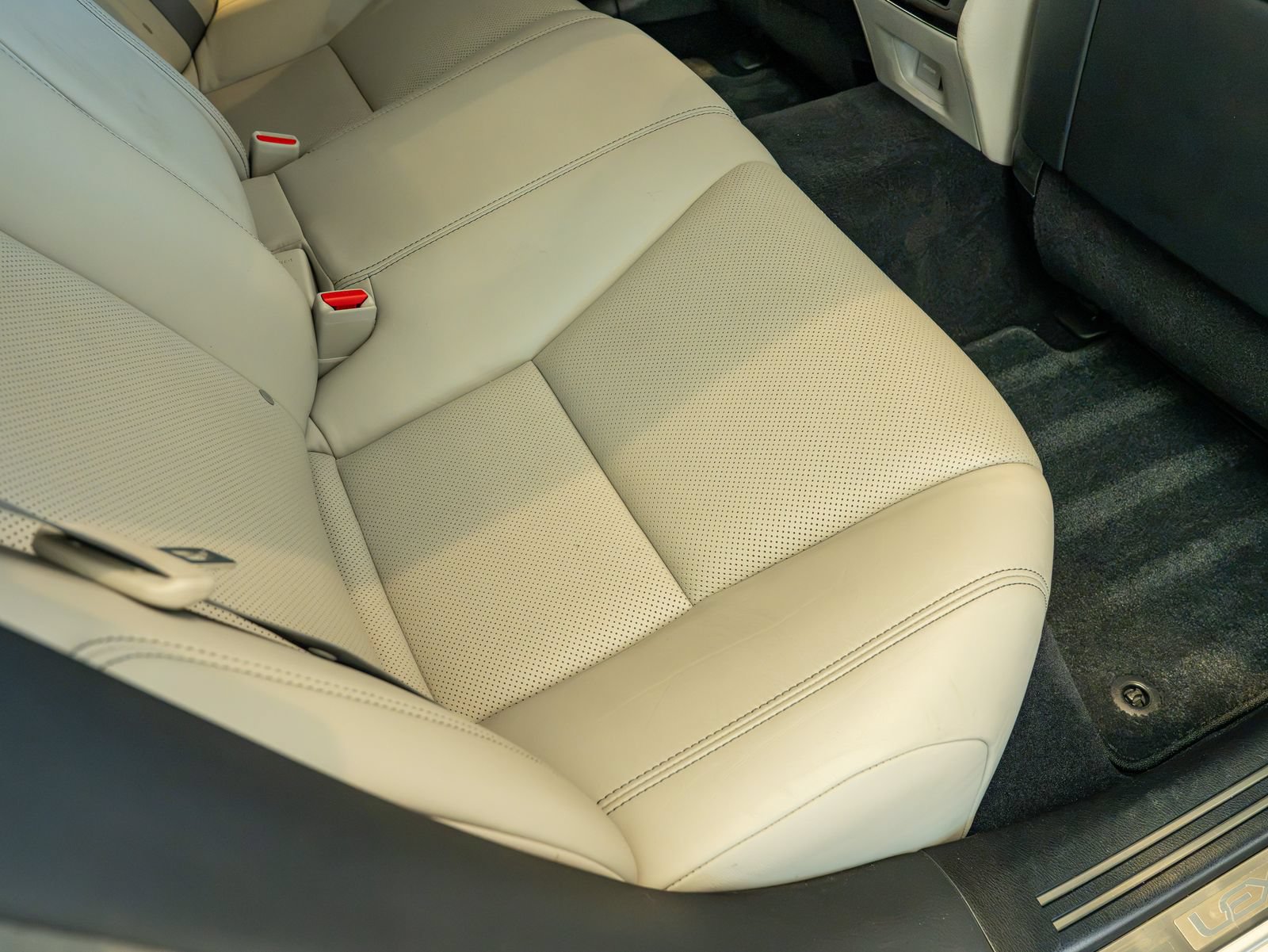 Used 2016 Lexus LS 460 w/ Comfort Package RWD image 28