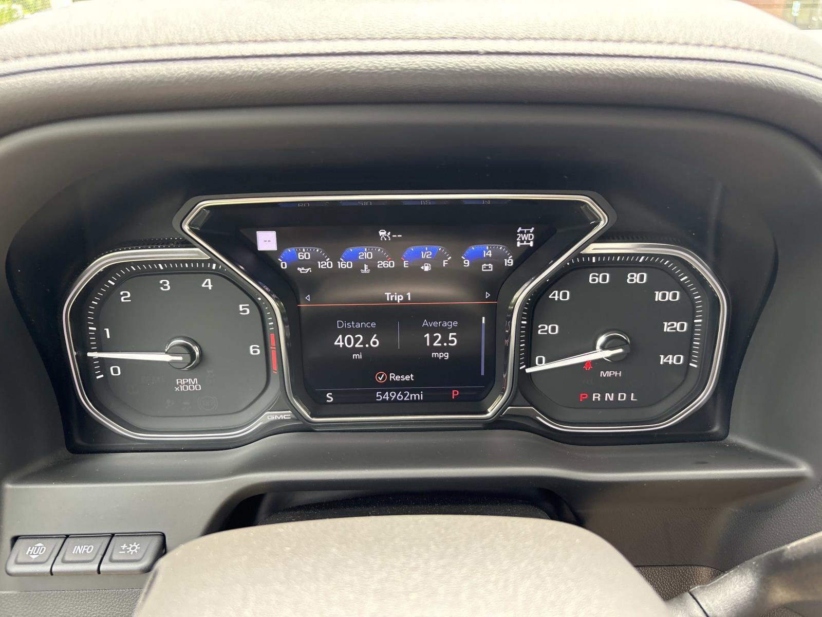 Certified 2022 GMC Sierra 1500 AT4 w/ AT4 Premium Package AWD/4WD image 23