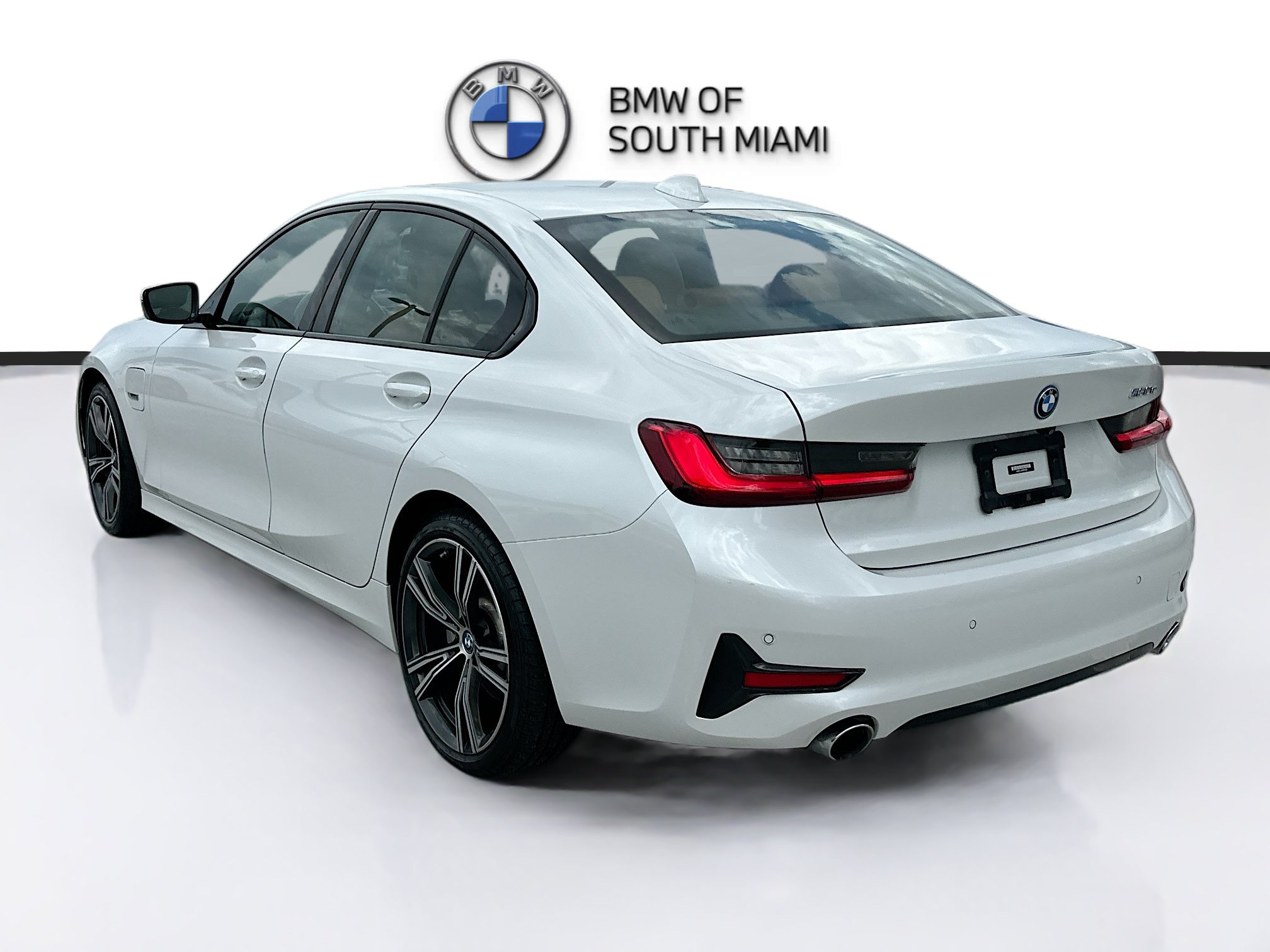 Used 2022 BMW 330e w/ Driving Assistance Package RWD image 5