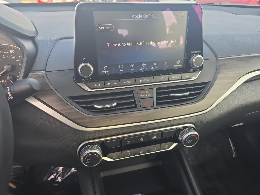 Used 2025 Nissan Altima 2.5 SV FWD image 16