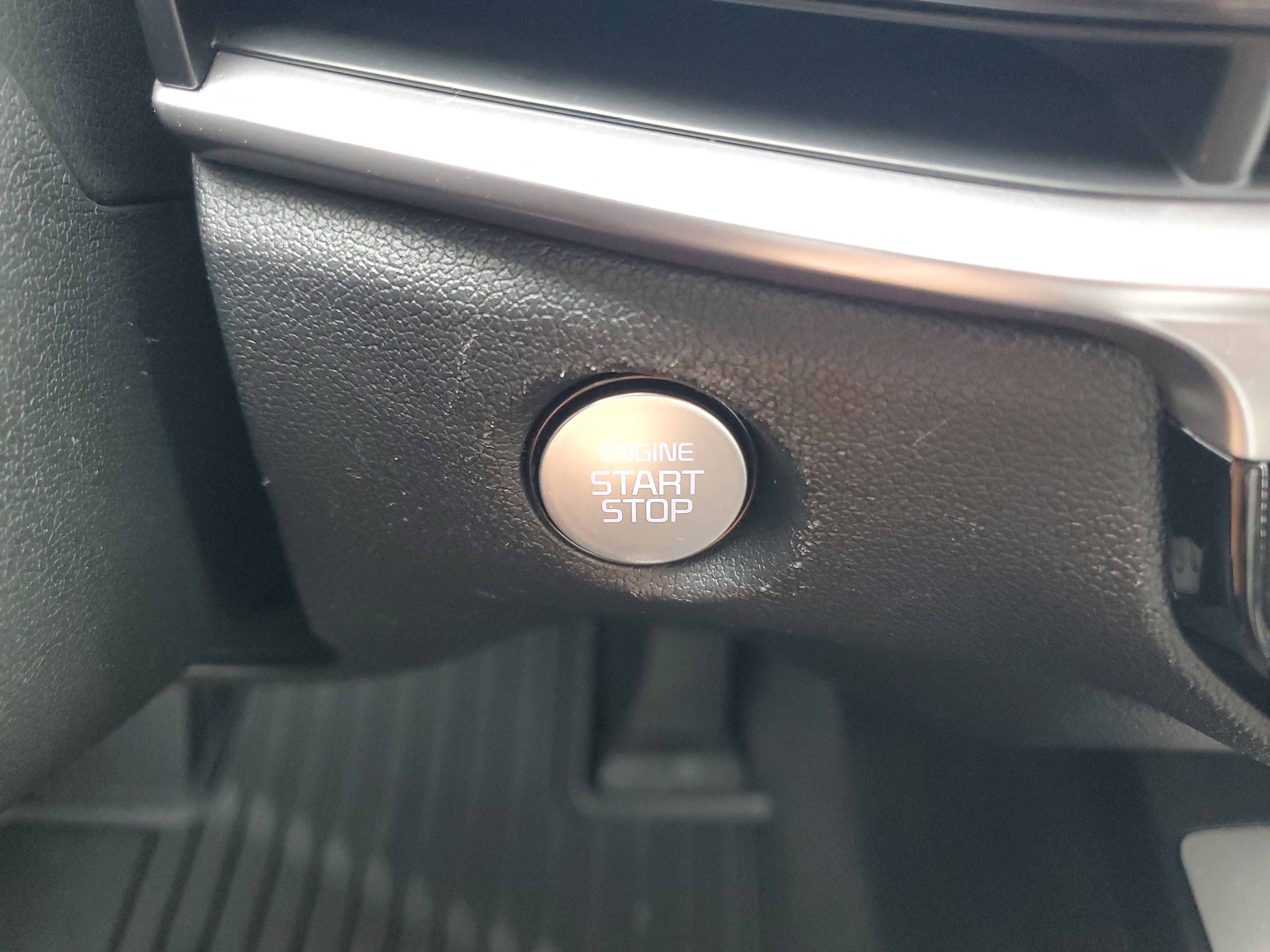 Certified 2025 Kia Sorento EX w/ Panoramic Sunroof Package image 33