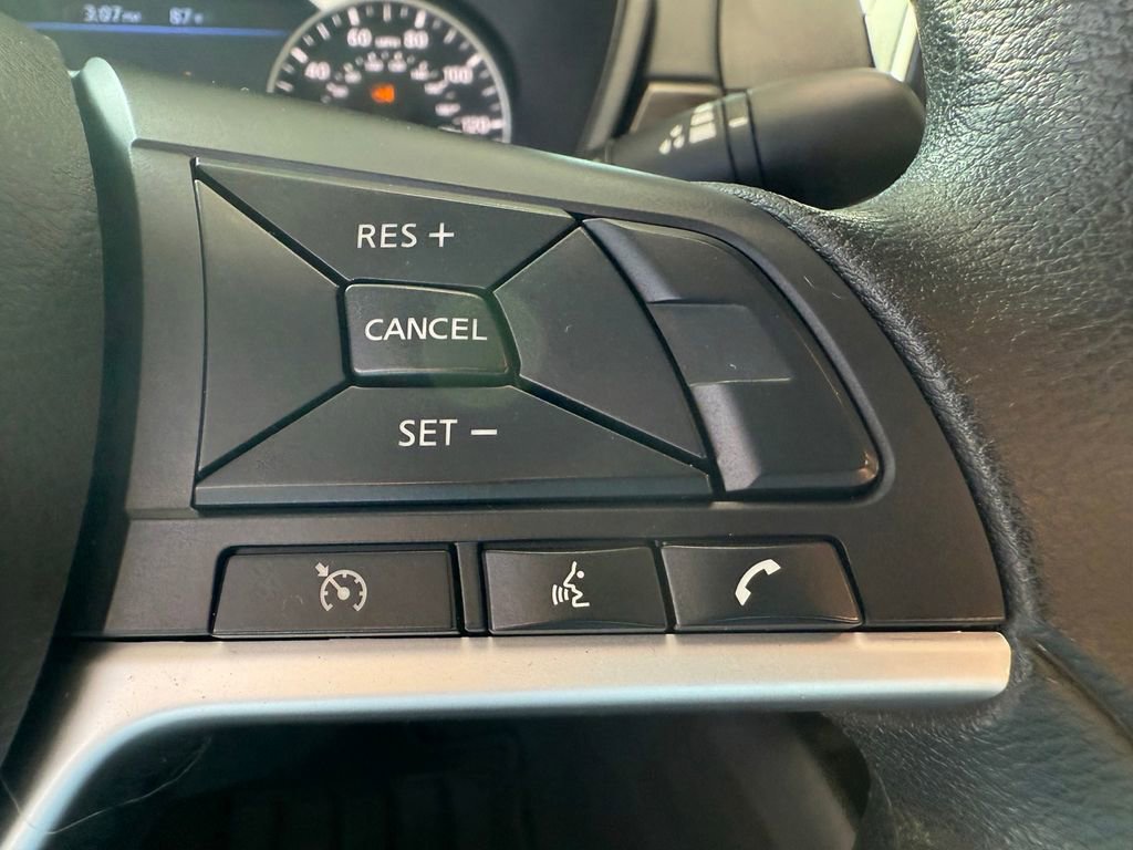 Used 2025 Nissan Altima 2.5 SV image 15