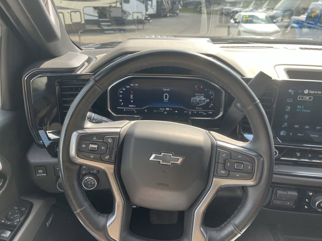 Used 2024 Chevrolet Silverado 2500 ZR2 w/ Technology Package image 29