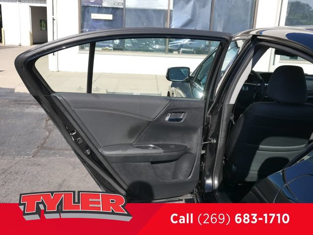 Used 2017 Honda Accord EX-L image 18