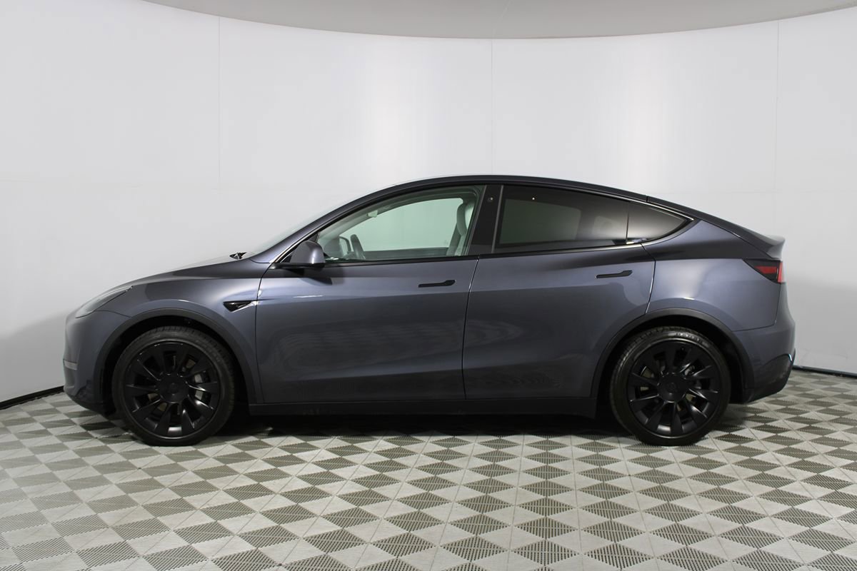 Used 2021 Tesla Model Y Long Range AWD/4WD image 27