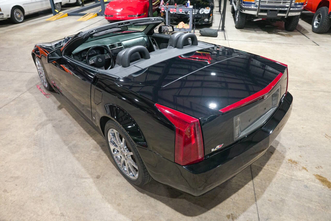 Used 2008 Cadillac XLR V RWD image 16