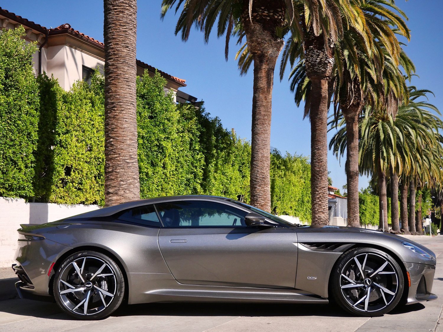 Used 2019 Aston Martin DBS Superleggera image 19