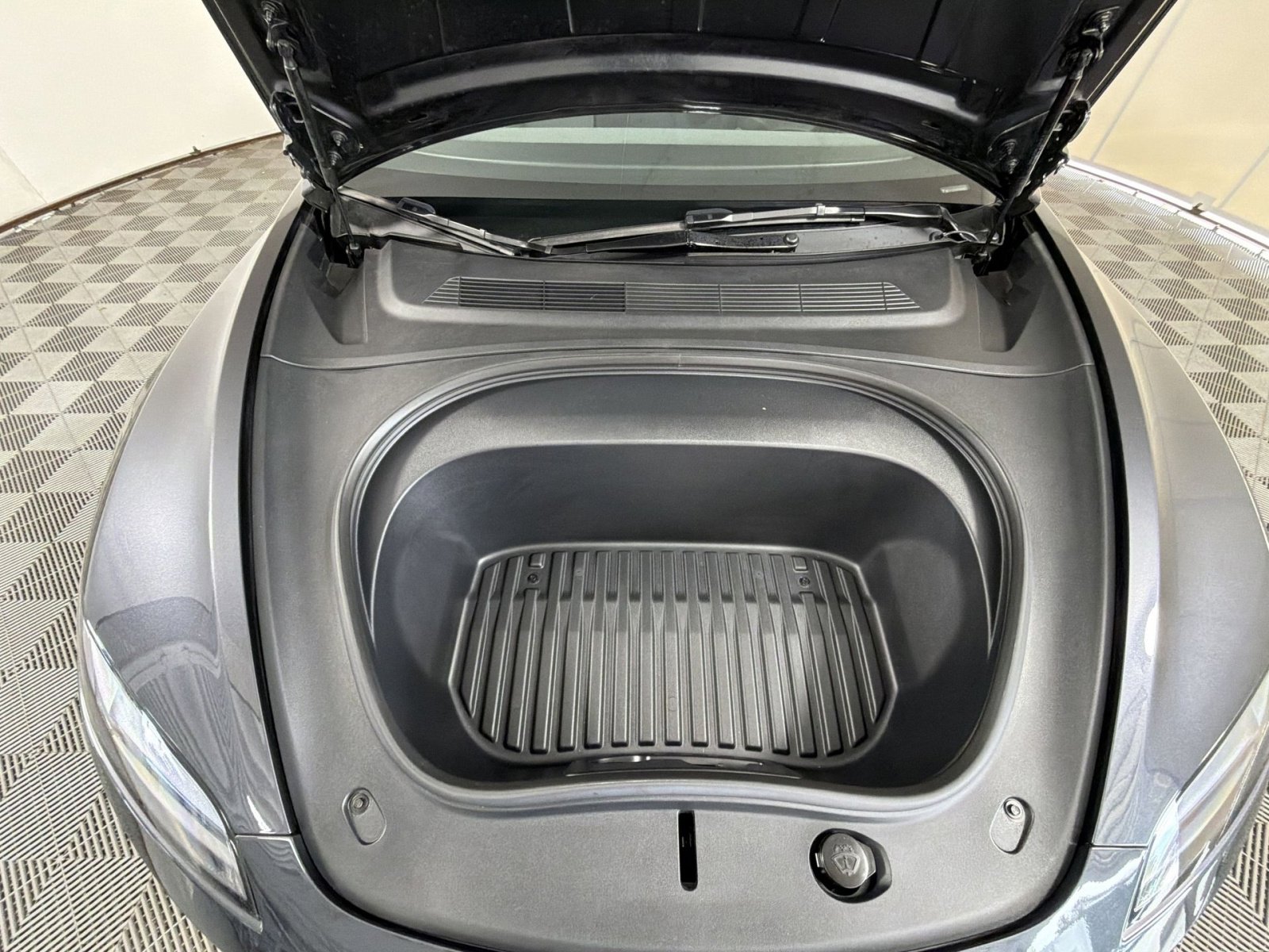 Used 2024 Tesla Model 3 Standard Range image 28