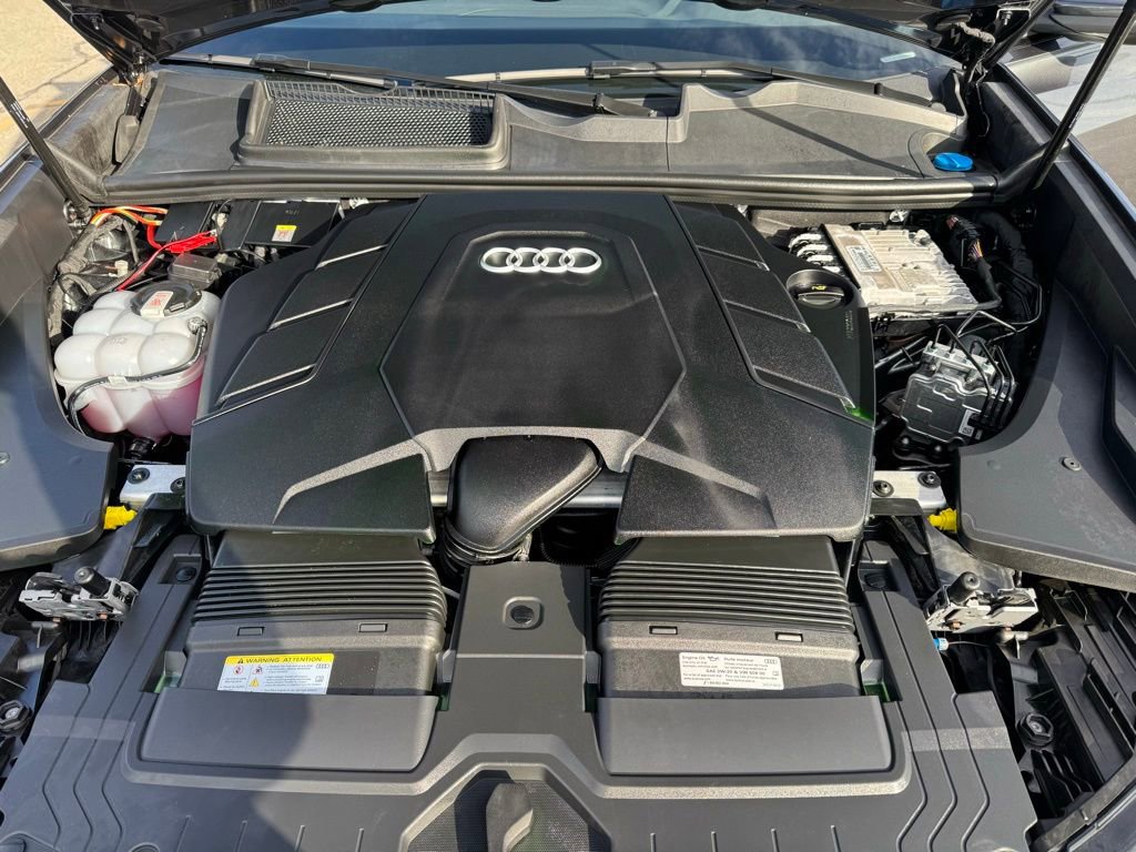 Used 2025 Audi Q8 Premium Plus image 11