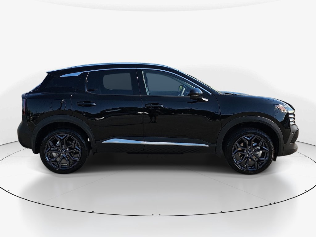 New 2027 Nissan Kicks SR w/ Cold Weather Package FWD image 5