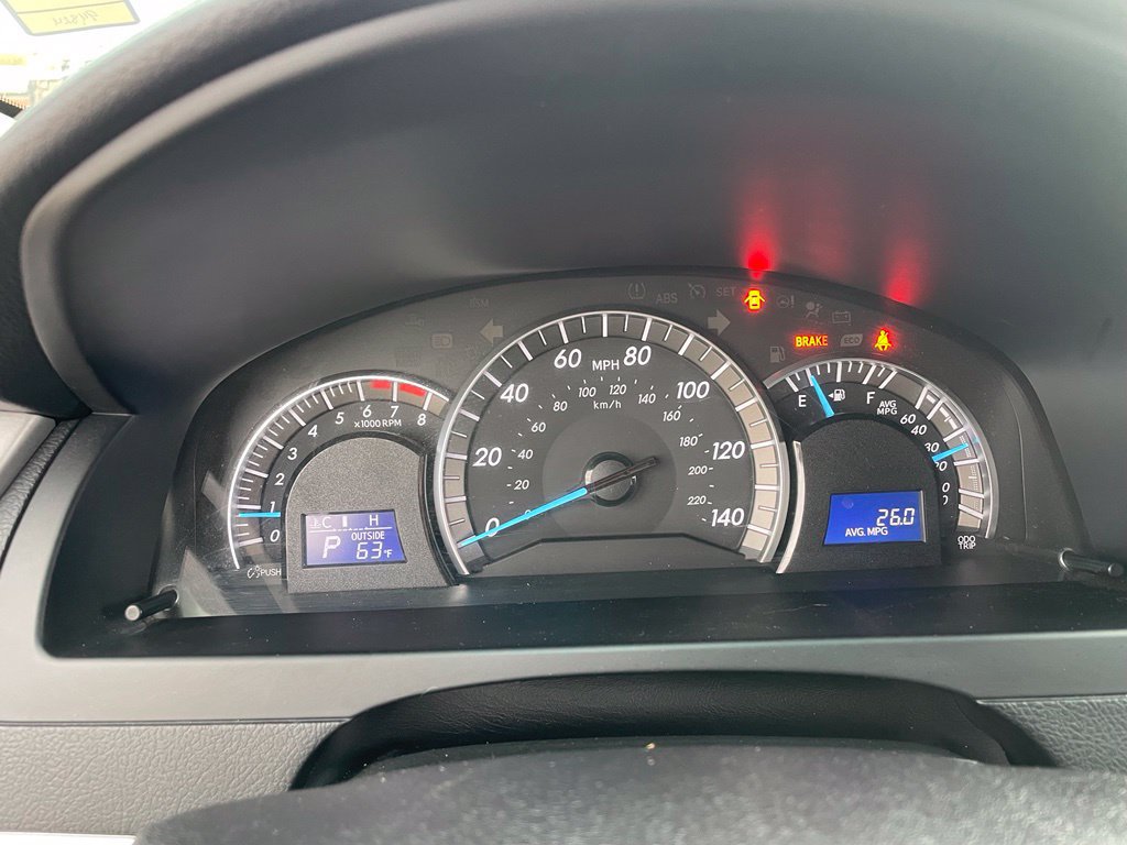 Used 2014 Toyota Camry SE FWD image 17