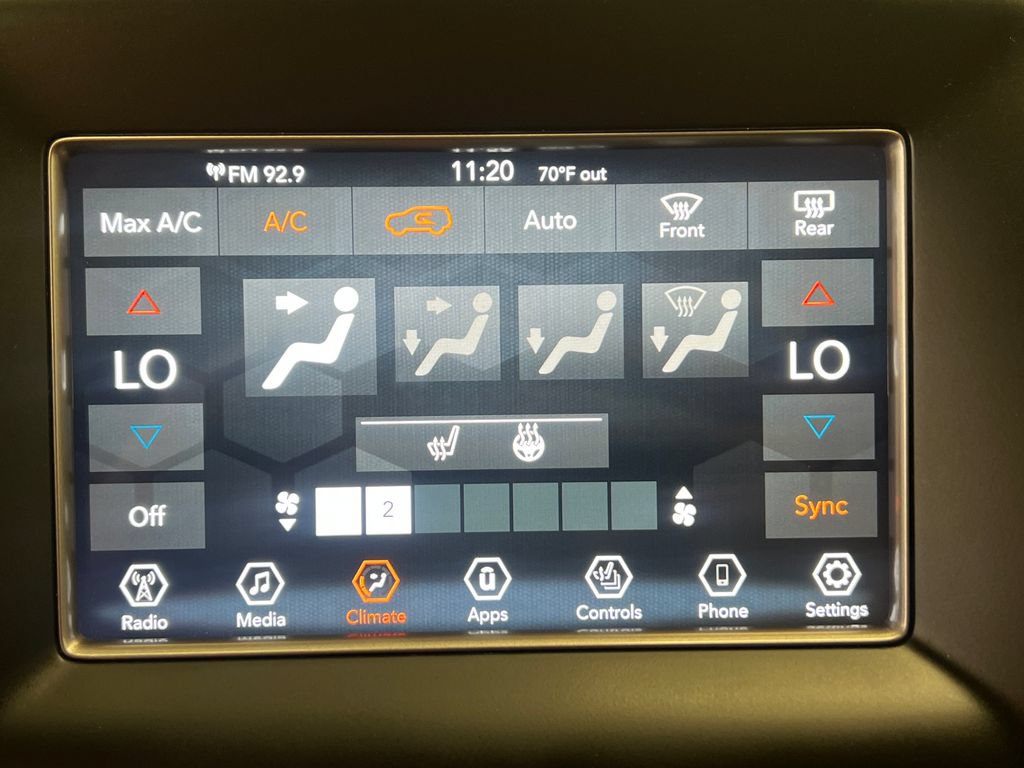 Used 2021 Jeep Grand Cherokee Laredo AWD/4WD image 31