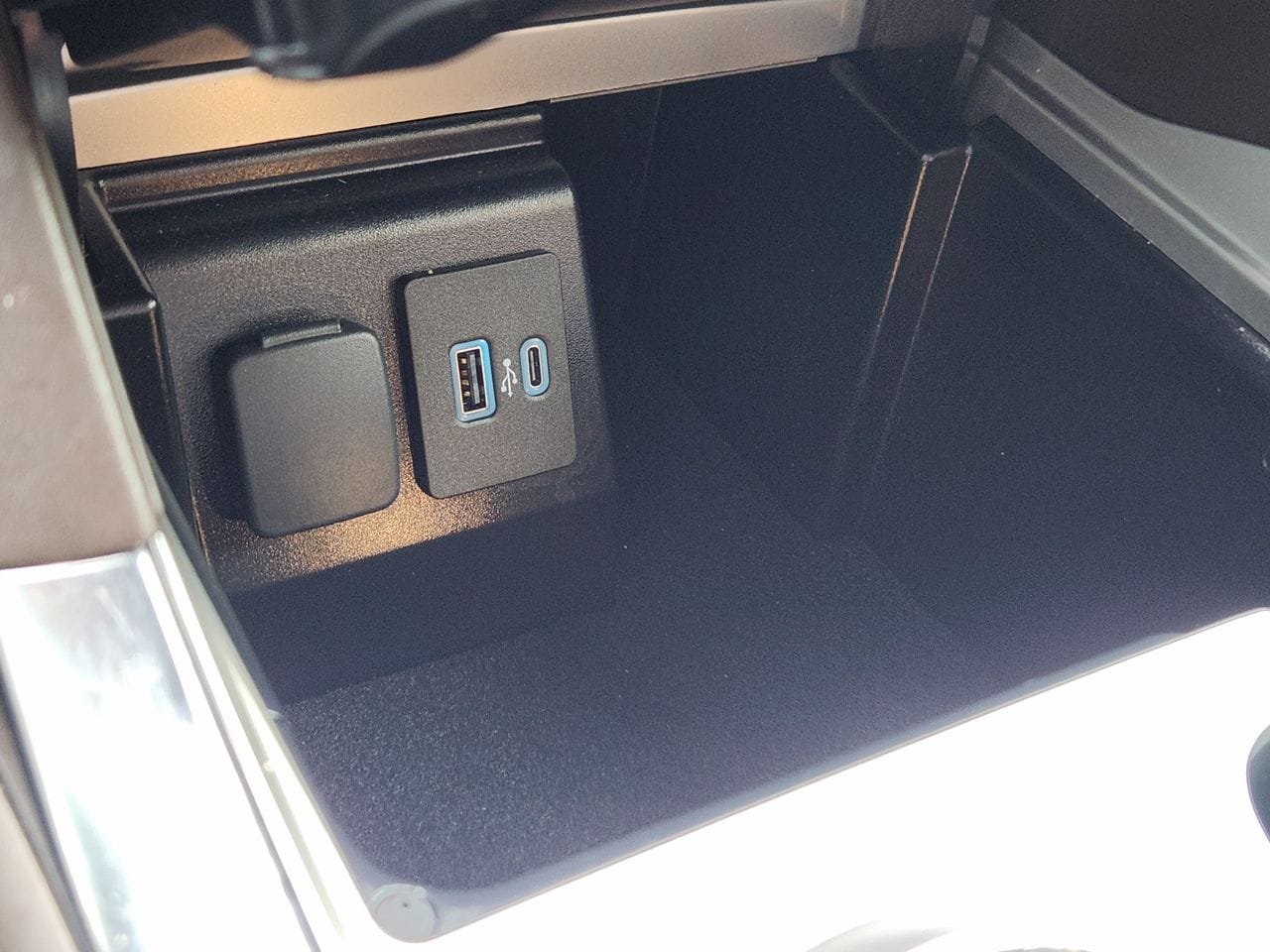 Used 2022 Ford Explorer King Ranch RWD image 17